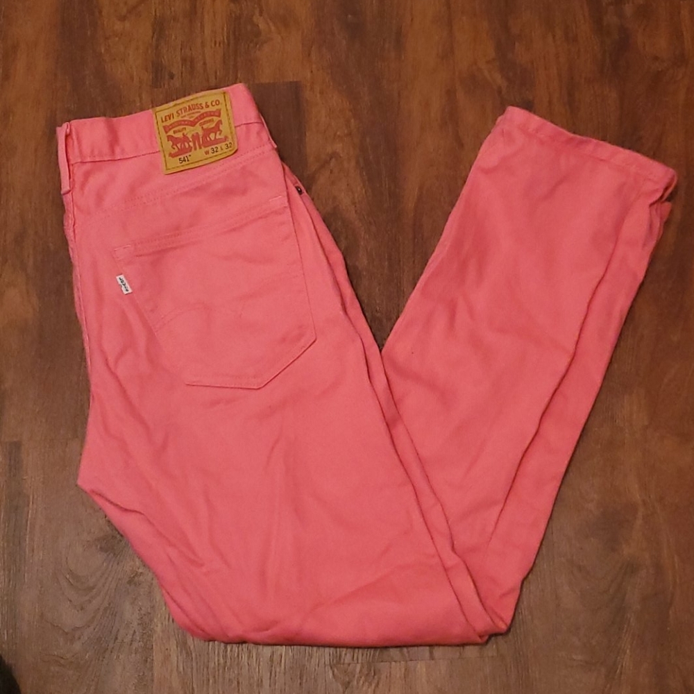 Levis 541